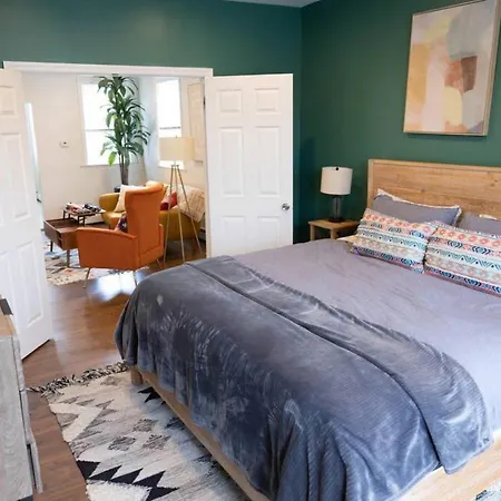The Rainforest Ii Sleeps 16 20m To Nyc Free Parking Holiday home New York