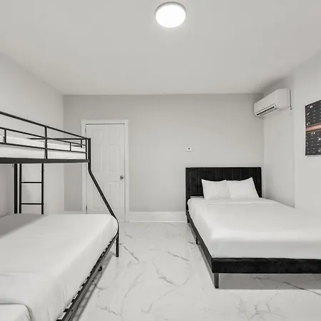 Cozy Urban Escape I Near Nyc Holiday home New York