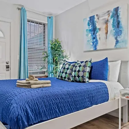 Studio- Walking Distance To Times Square Apartment