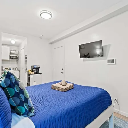 Studio- Walking Distance To Times Square Apartment *