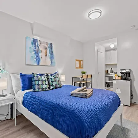 Studio- Walking Distance To Times Square *