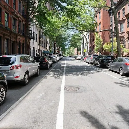 Apartment 91-1d 3br 2baths Duplex With A Private Backyard *