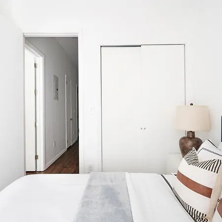 91-1d 3br 2baths Duplex With A Private Backyard Apartment *