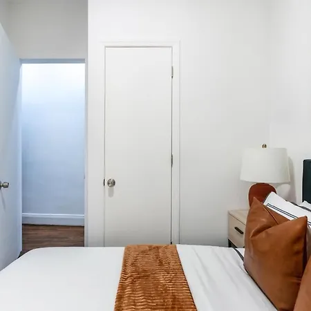 Apartment 91-1d 3br 2baths Duplex With A Private Backyard New York