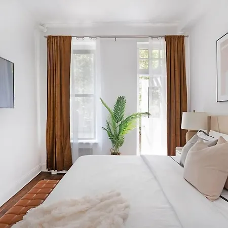 Apartment 91-1d 3br 2baths Duplex With A Private Backyard *