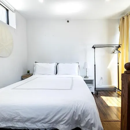 809-6b New 2br Duplex With Private Patio * New York