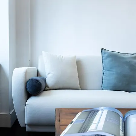 809-6b New 2br Duplex With Private Patio * New York