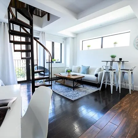 Apartment 809-6b New 2br Duplex With Private Patio New York