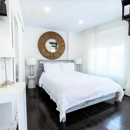 809-6b New 2br Duplex With Private Patio *