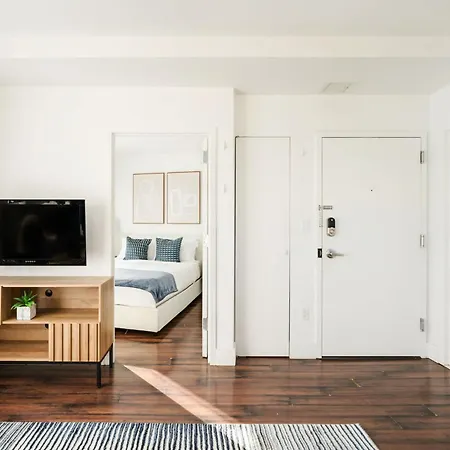 Apartment 809-5a Gorgeous New 1br Heart Of Midtown *
