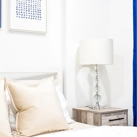 Apartment 809-3b With A Balcony By Columbus Circle New York