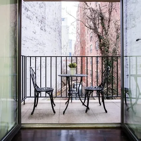809-3b With A Balcony By Columbus Circle New York