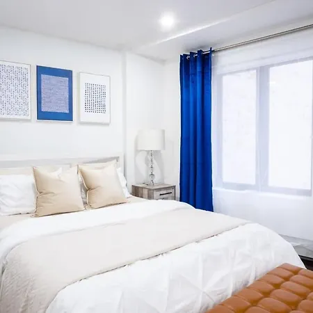 809-3b With A Balcony By Columbus Circle Apartment