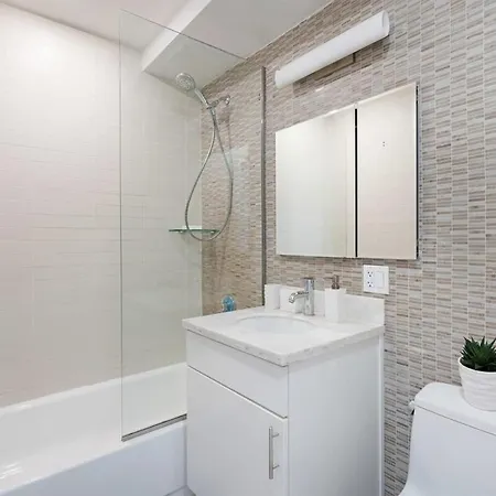 Apartment 809-3a 1br Columbus Circle Elevator W&d