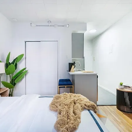 74-1c New With Private Outdoors - Gym *
