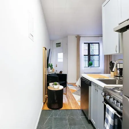 74-1c New With Private Outdoors - Gym Apartment *