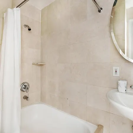 73-801 New 1br 1bth Uws Doorman Gym * New York