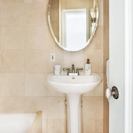 73-801 New 1br 1bth Uws Doorman Gym Apartment New York