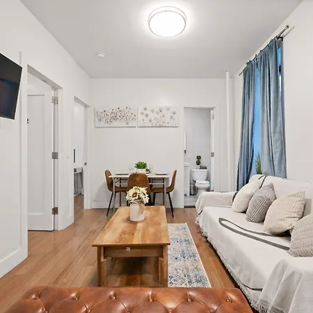 Bohemian Chinatown 3 Bedrooms Apartment New York