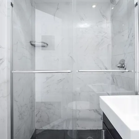 69-5c Festive Comfort Brand New 1br Lower East Side Christmas Ready New York