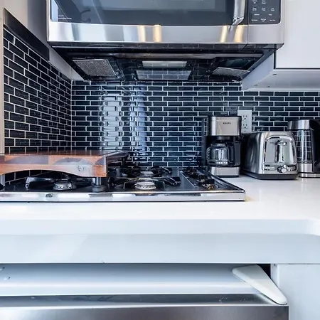 Apartment 69-5c Festive Comfort Brand New 1br Lower East Side Christmas Ready New York