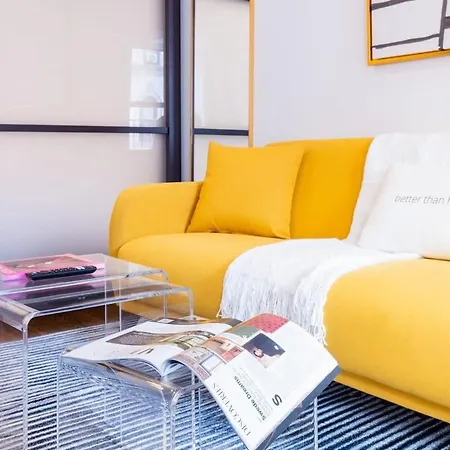 69-5c Festive Comfort Brand New 1br Lower East Side Christmas Ready *
