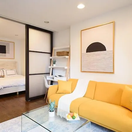 Apartment 69-5a Celebrate The Season Modern Lower East Side 1br