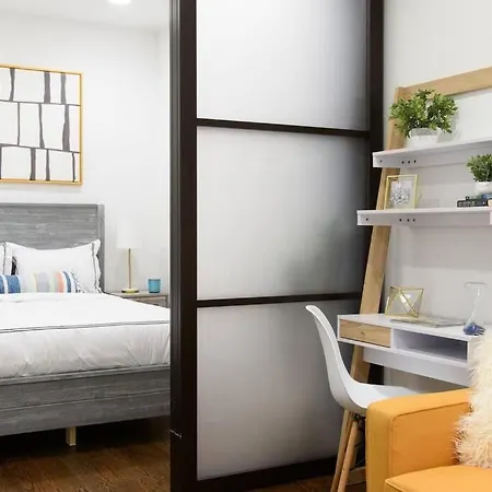 69 Les Apartments Apartment *