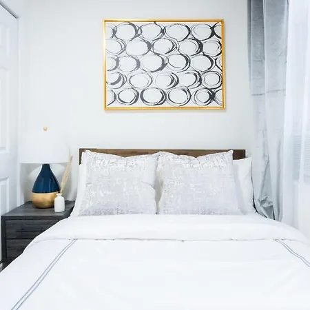 Apartment 49-3b Newly Renovated 2br Wd Midtown East New York