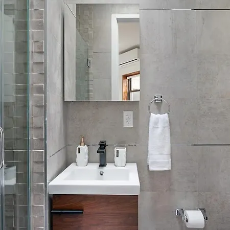 48-5rw 1br In Midtown West W&d New York