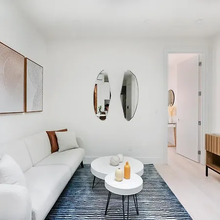 48-5rw 1br In Midtown West W&d New York