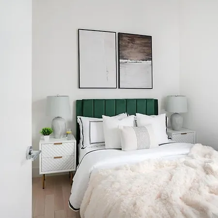 Apartment 48-5fe Brand New 2br In Prime Midtown - W&d New York