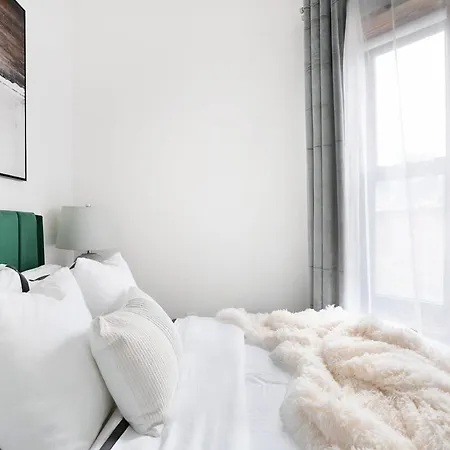 48-5fe Brand New 2br In Prime Midtown - W&d * New York