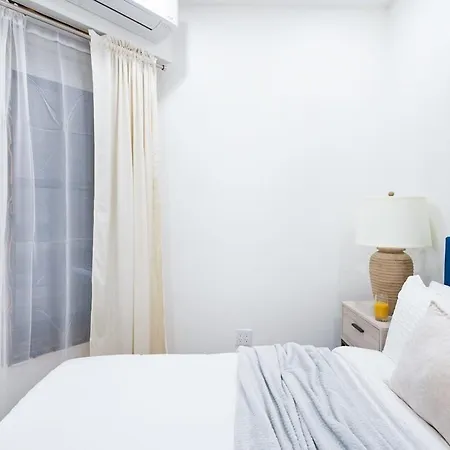 48 Midtown West Apt *