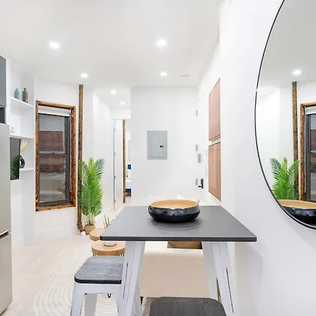 48 Midtown West Apt Apartment