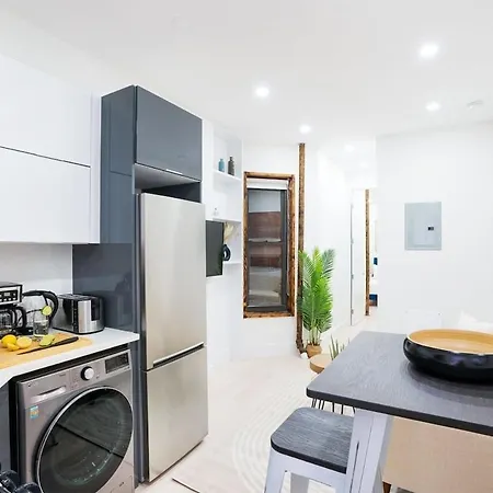 48 Midtown West Apt Apartment