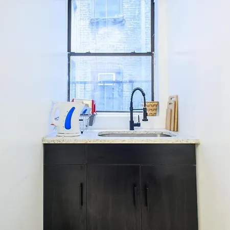 454-3w Prime Location 2br Newly Furnished Sleeps 5 Apartment New York