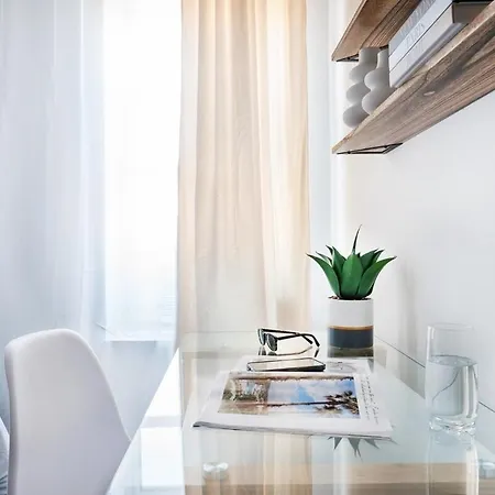 Apartment 444-5c Newly Renovated Midtown West W&d
