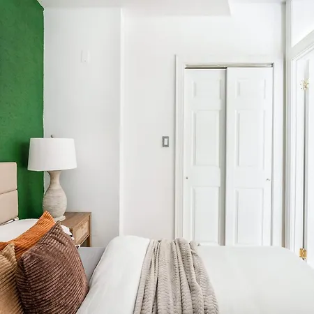 139-3e West Village 1br Value Apartment New York