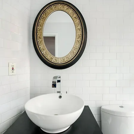 139-3e West Village 1br Value Apartment *