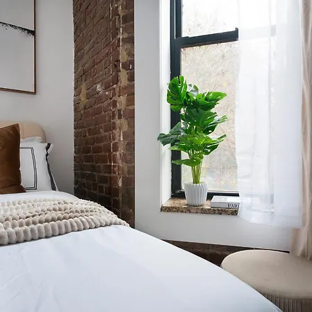 153-1g Newly Renovated 2br Lower East Side Apartment