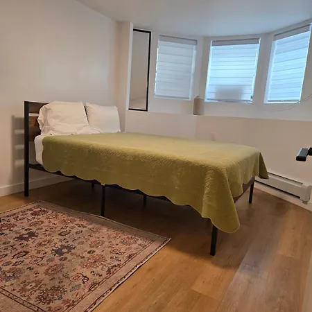 Brooklyn Guest house *