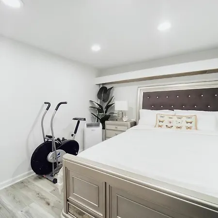 3br Private Near Lga, Jfk, Manhattan, Northern Blvd Apartment