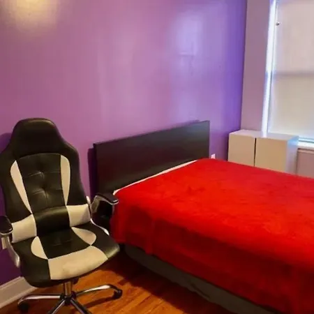 Large For 2 People Near Manhattan Homestay New York