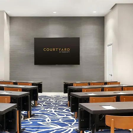 Courtyard By Marriott Manhattan/chelsea
