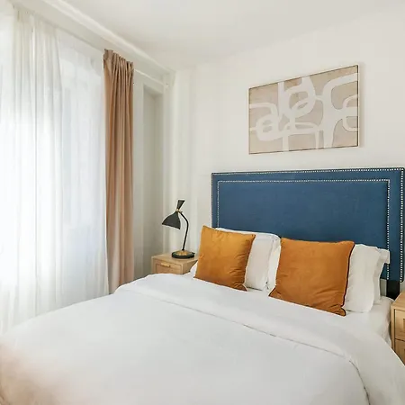 809-4a Columbus Circle New Bldg 1br W D