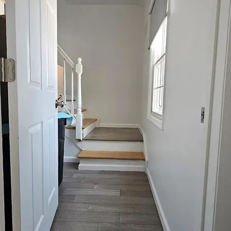 Beautifully Renovated 3-bedroom Guest Villa