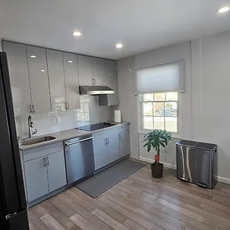 Beautifully Renovated 3-bedroom Guest Villa *
