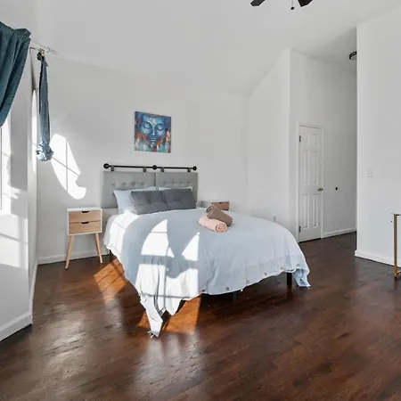 Bedstuy Modern 3 Br Apartment *