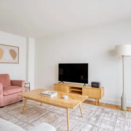 Midtown East 1br W Elevator Wd Nr Park Ave Nyc-1291 *